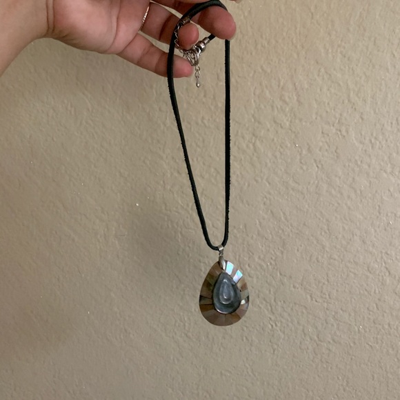 Shell & Abalone Jewelry - Picture 4 of 4